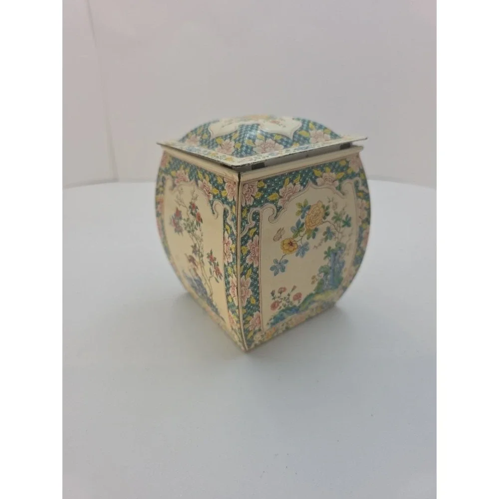 VTG Chinoiserie Floral Metal Tea Caddy Trinket Box Made In Holland 5.5